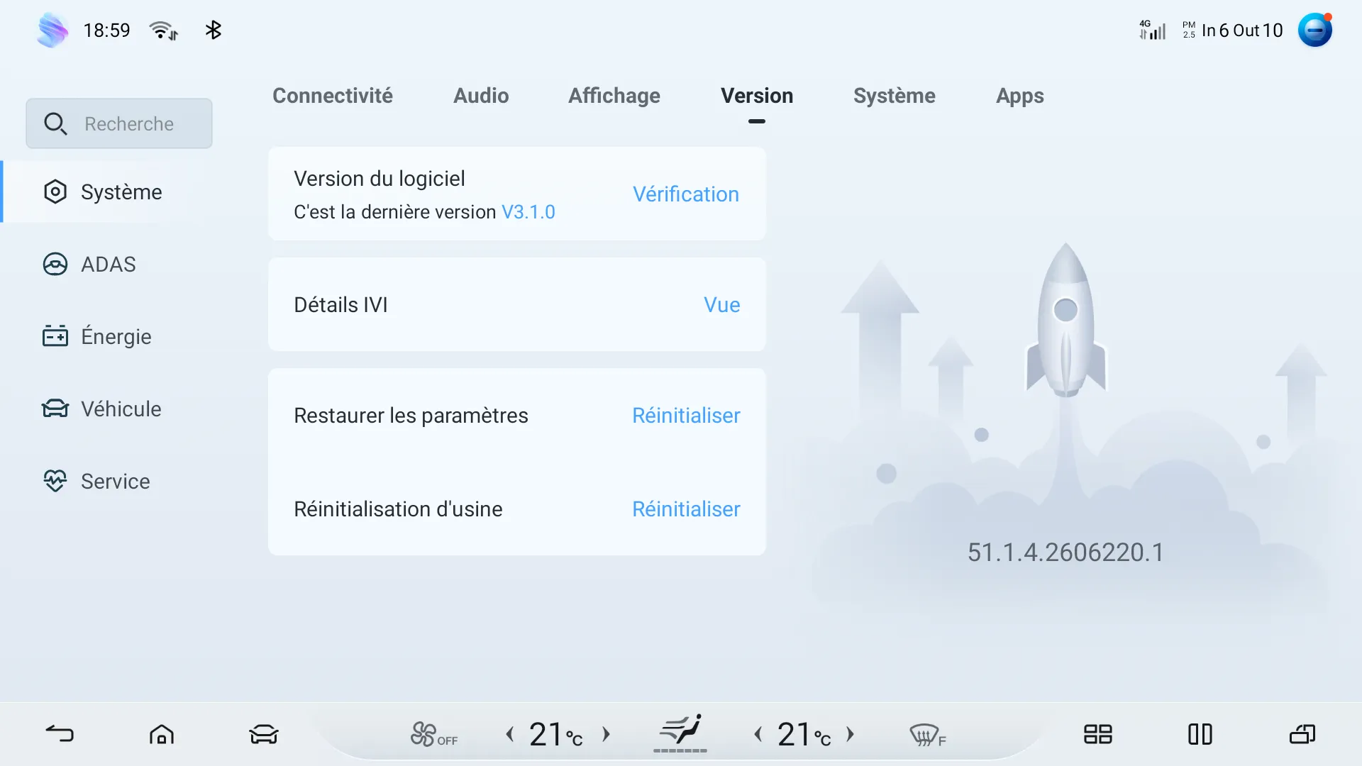 Sealion 7 head-unit Settings in French: left column Système, ADAS, Énergie, Véhicule, Service; top tabs Connectivité, Audio, Affichage, Version (selected), Système, Apps. Rows: Version du logiciel — C’est la dernière version V3.1.0; Détails IVI; Restaurer les paramètres — Réinitialiser; Réinitialisation d’usine — Réinitialiser. Build number 51.1.4.2606220.1 shown at the bottom right.